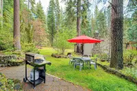 Cozy Forest Cottage by Crater Lake and Klamath Falls Hotels in 