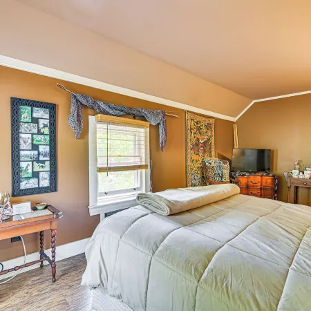 1 Mi to Main St Fryeburg: Historic Family Home