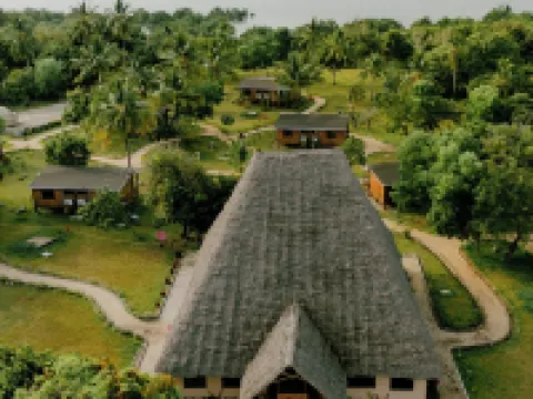 ซิกเนเจอร์ คอลเลกชัน บาย เอท คอนติเนนต์ส, มาเฟีย ไอส์แลนด์ โรงแรมในมาเฟีย