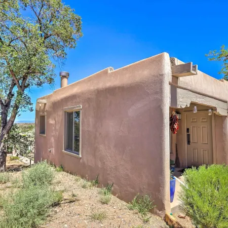 Traditional-Style Adobe Casita - Walk to Dtwn
