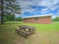 Charming Clayton Home ~ 4 Mi to Sardis Lake! Hotels in Pushmataha County