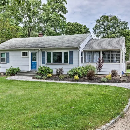 Hamptons Bay Home on Shinnecock Bay w/ Yard!