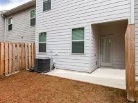 A Traveler’s dream; Private Townhome 15min to Airport in peaceful Union City Hotels in Union City