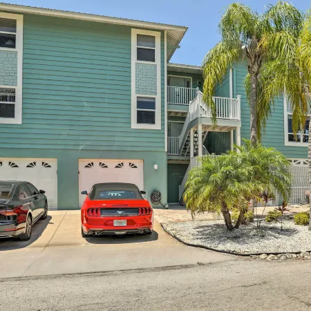 Covered Deck & Bay Views: Bradenton Beach Abode!