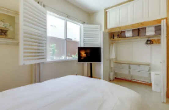 Private and Spacious Deluxe Rolling Hills Ranch Gem