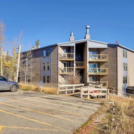 Mtn-View Condo w/ Community Perks in Silverthorne