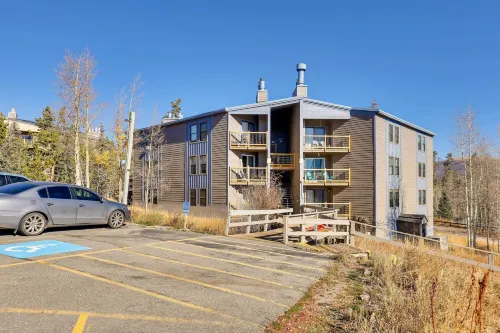 Mtn-View Condo with Community Perks in Silverthorne