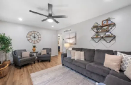 Family Friendly & Cheerful Blue Jay Ranch House close to KSU stadium