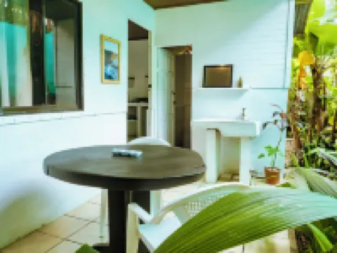 Surf Paradise Hotels in Carmen