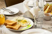 The Oakland Plaza by Orion Hotels - Inns