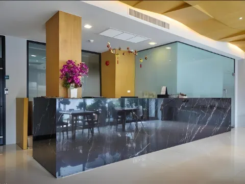 เดอะ พรีเซนท์ สาทร