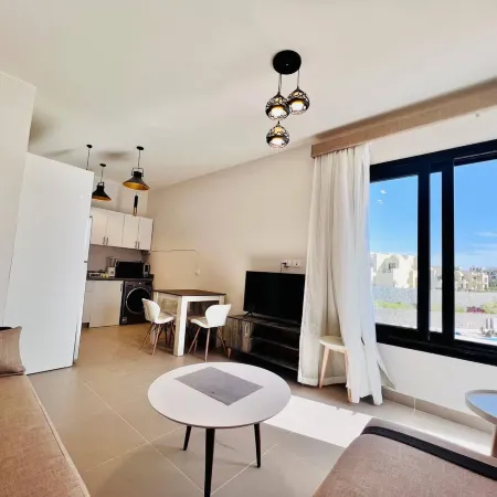 Modern 3BR Escape Panoramic Lagoon & Sea Views