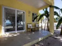 Laughing Bird Studio #7 - Brand New Stylish Apartment, Pool, Bea 1 Bedroom Condo Hotels in Governor's Harbour