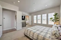 Inviting Hideout Townhome w/ Balcony & Lake Views! - Apartments