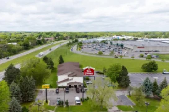 Super Inn by OYO Lansing MI