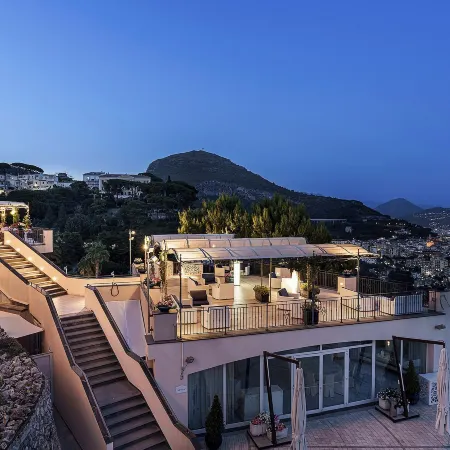 Hotel Raito Vietri Sul Mare Отели рядом с достопримечательностью «Пляж Атрани»