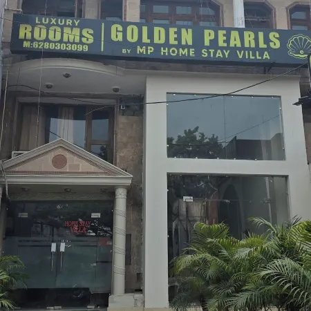 Golden Pearl Infront Golden Temple Gate