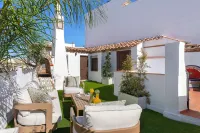 Exclusive 5 Rooms Traditional House in Cordoba. Casa San Pedro