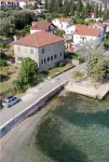 Designer Seafront Stay | 2 Bed - 2-Star