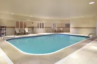Country Inn & Suites by Radisson, Champaign North, IL - Swimmingpools