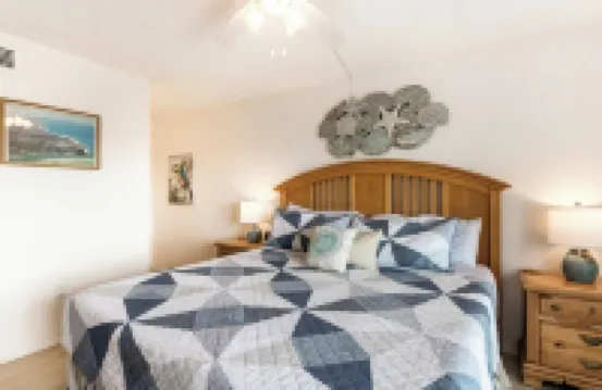 Luxurious 1-Bedroom Condo a Short Walk to Siesta Key Beach