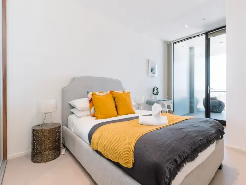 1-Bed with Amazing Views, Pool, Gym, BBQ & Parking