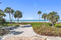 7th Heaven 1 Bedroom Condo by Redawning