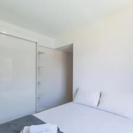 Condominium w/ Pool and Steps fr/ the Beach - Srcs