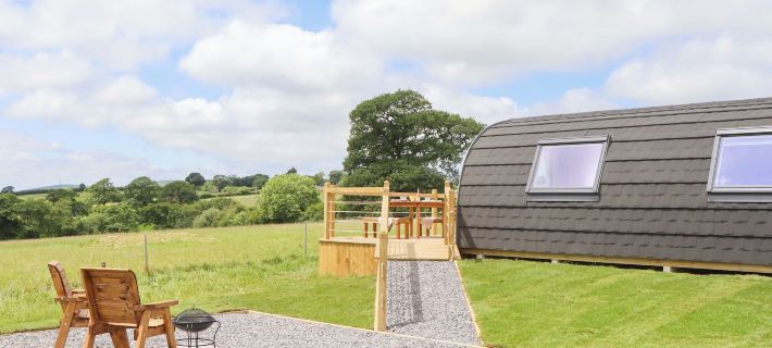 Under Oak Pod Hotels in Totnes
