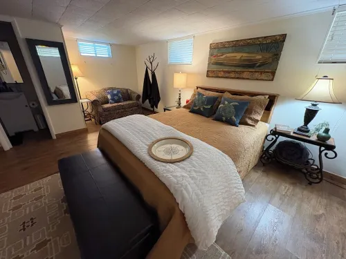 If You Are Looking for a Scenic Escape on Grand Lake Close to Grove, This is it!