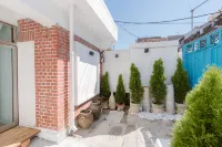 Spring Day Hotels in 
