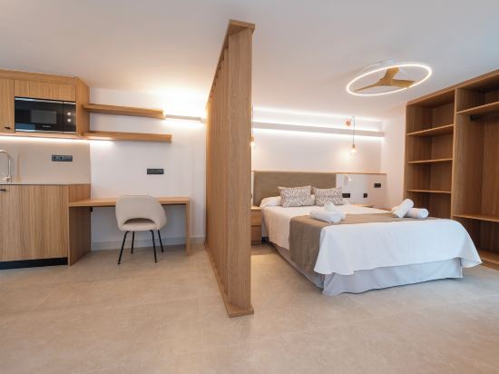 Apartamentos Blanco Sol