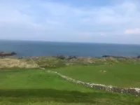 Cozy 2-Bedroom Mobile Home in Kirkcolm with Sea Views