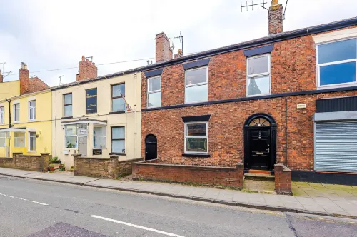 Charming Home Perfectly Located in Chester - balcony
