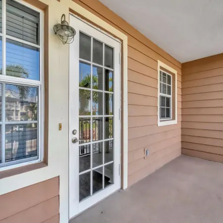 Mangrove View 2BR - Pool Hot Tub Gym Access