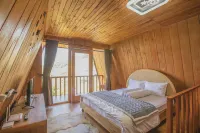 Emerald Cabin Dieng