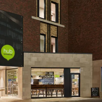 Hub by Premier Inn London Tower Bridge Hotels near برج هيرون