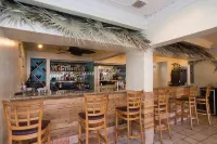 Flamingo Bay Hotel & Marina - bar
