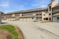 Seven Springs Stoneridge 1 Br Loft Deluxe Ski in-Out Condo - Pet friendly