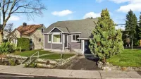 Sunny 3BR Retreat Near Everet Waterfront