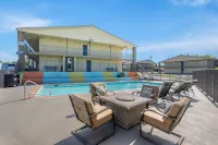 Clarion Pointe Athens I-65 - Pools