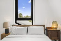 Comfortable 2 Bed Stay With Parking - 3-Star