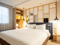 Campanile PRIME - Suresnes - La Défense Hotels in Suresnes