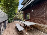 Sunlit 3-bed Coastal Stay With Private Deck Hotels in Cronulla