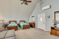 Waterfront Seneca Lake House Fire Pit and Boat Dock - Homestays