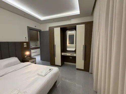 004 JRE apartment with stunning boulevard veiw - Condos
