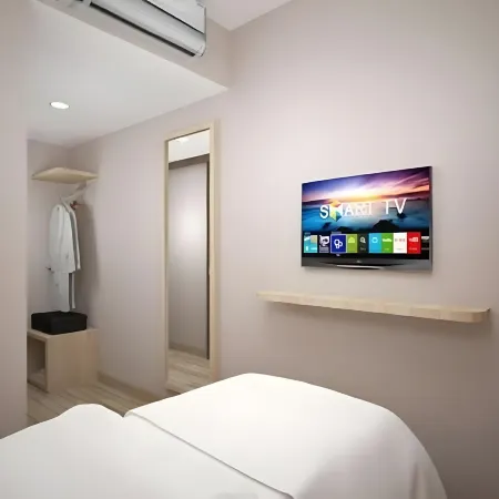 Central Front One Inn Jakarta Airport