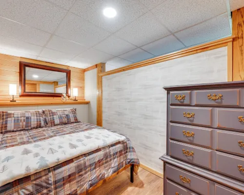 White Mountains Escape! Shared Patio + Yard Hotels in Bethlehem