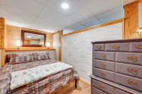 White Mountains Escape! Shared Patio + Yard - Wifi