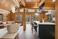Log Cabin With Shou Sugi Ban Fireplace - Vh401 4 Bedroom Home - Homestays